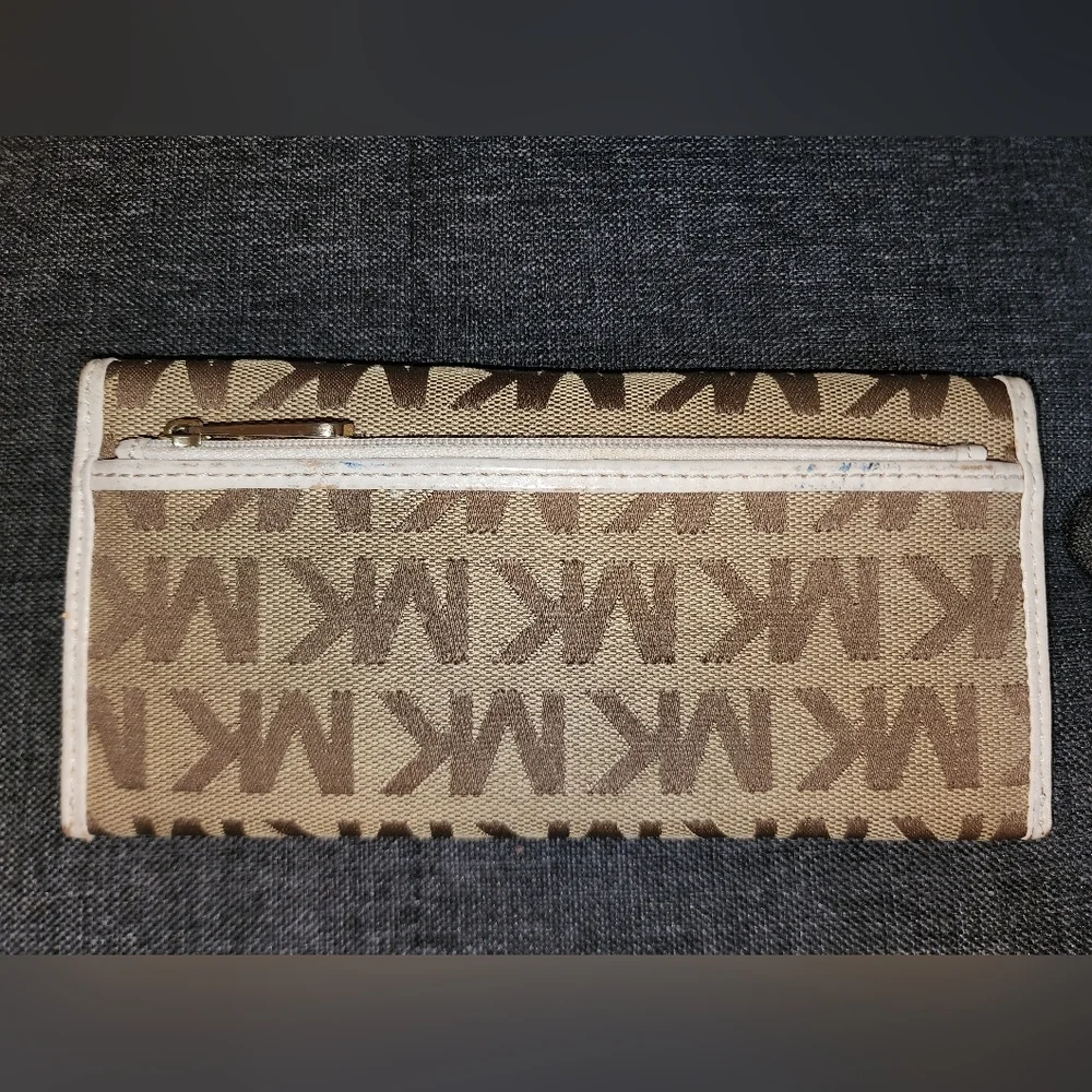 Preowned Michael Kors‎ brown monogrammed wallet